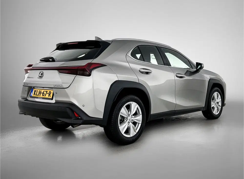Lexus UX 250h Business Line uit 2022, foto 2