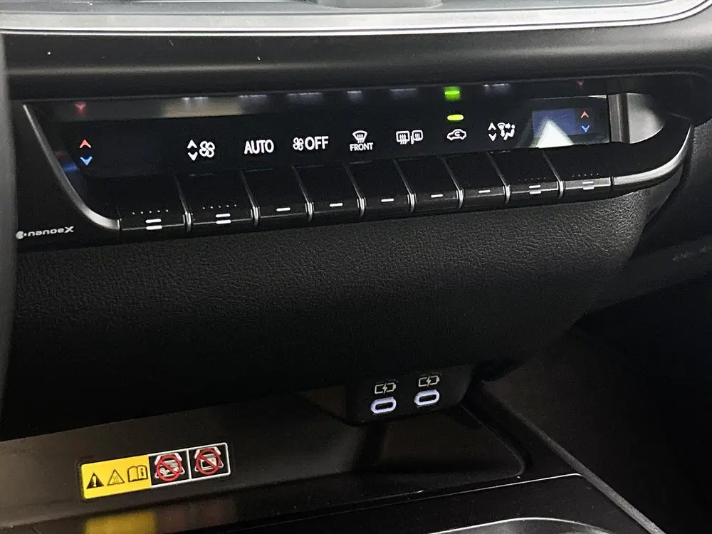 Lexus UX 250h Business Line uit 2022, foto 9