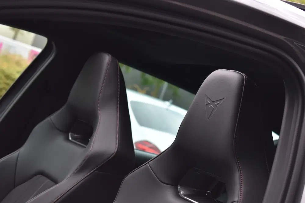 Cupra Leon 1.4 e-Hybrid VZ Business Pano Keyless Lane uit 2022, foto 13