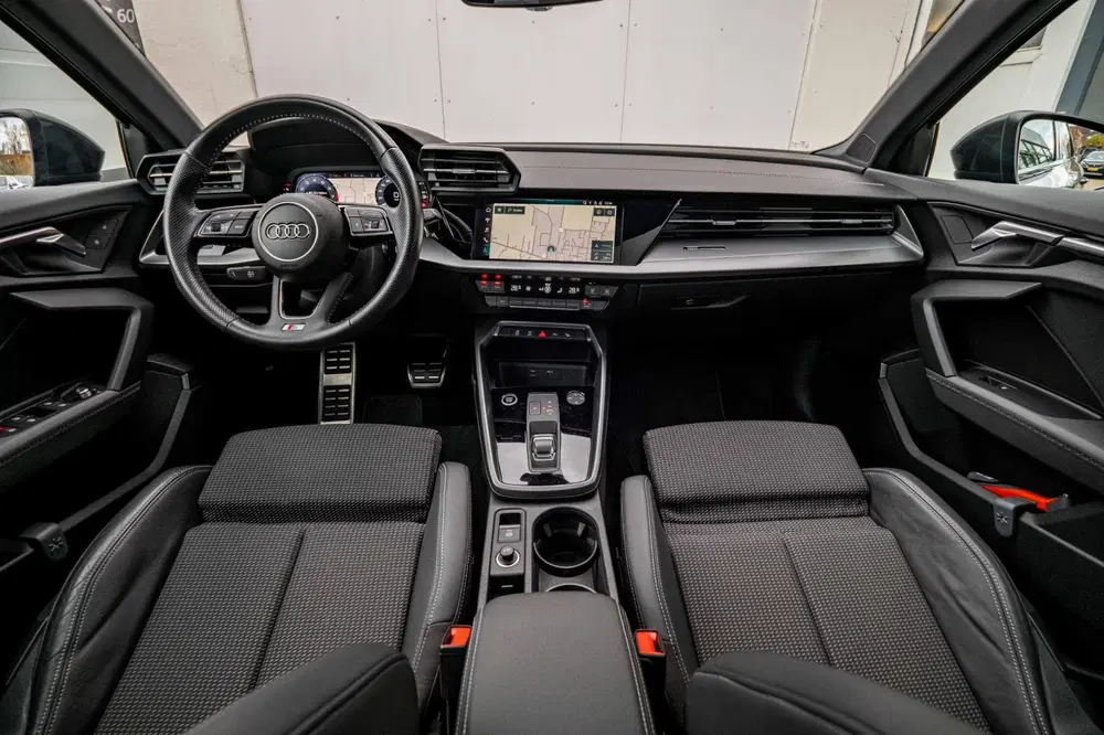 Audi A3 35 TFSI S edition uit 2020, foto 5