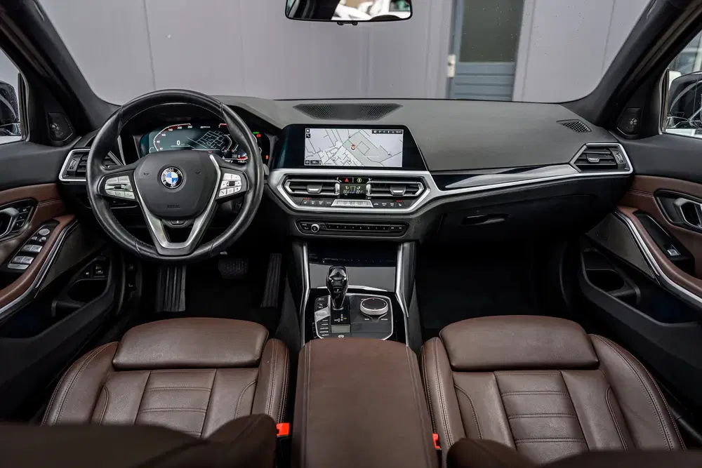 BMW 3-serie 330e High Executive uit 2020, foto 5