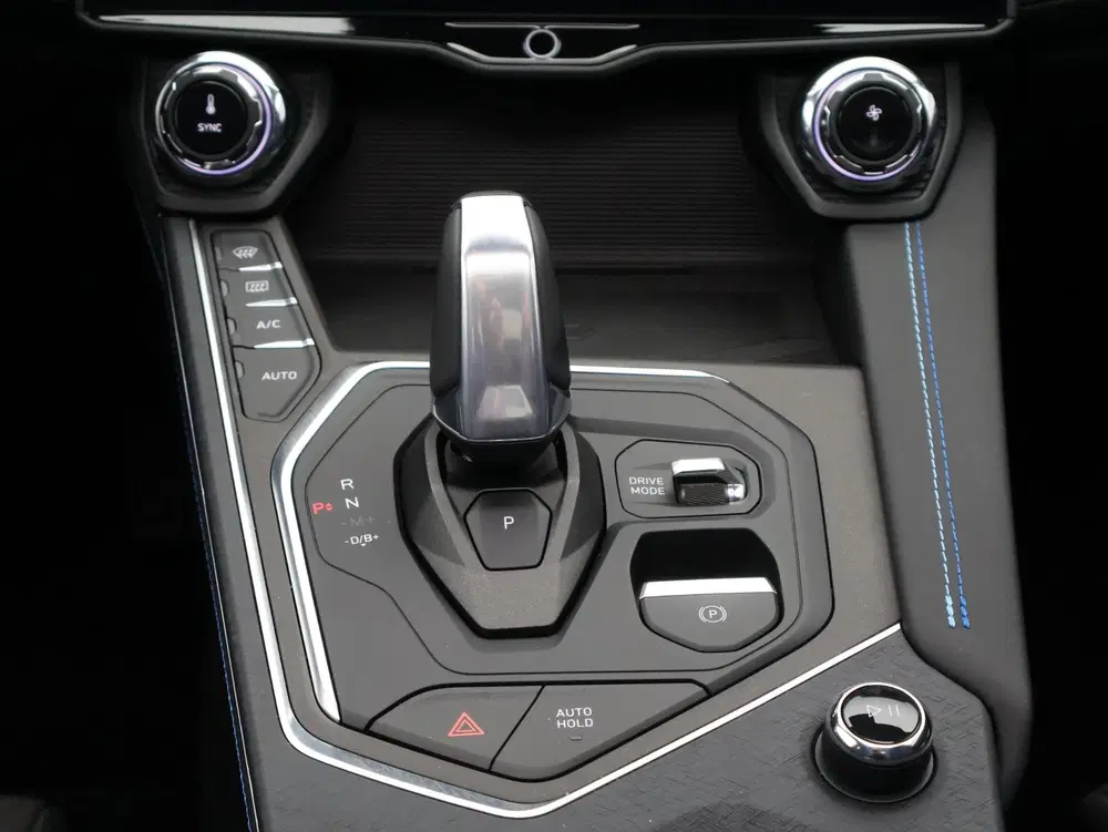 Lynk & Co 01 1.5 uit 2023, foto 6