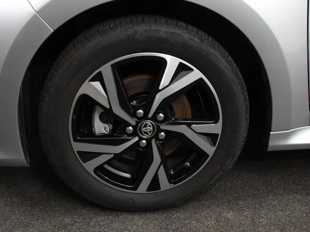 Toyota Yaris 1.5 Hybrid Dynamic Automaat Climate contro uit 2025, foto 2