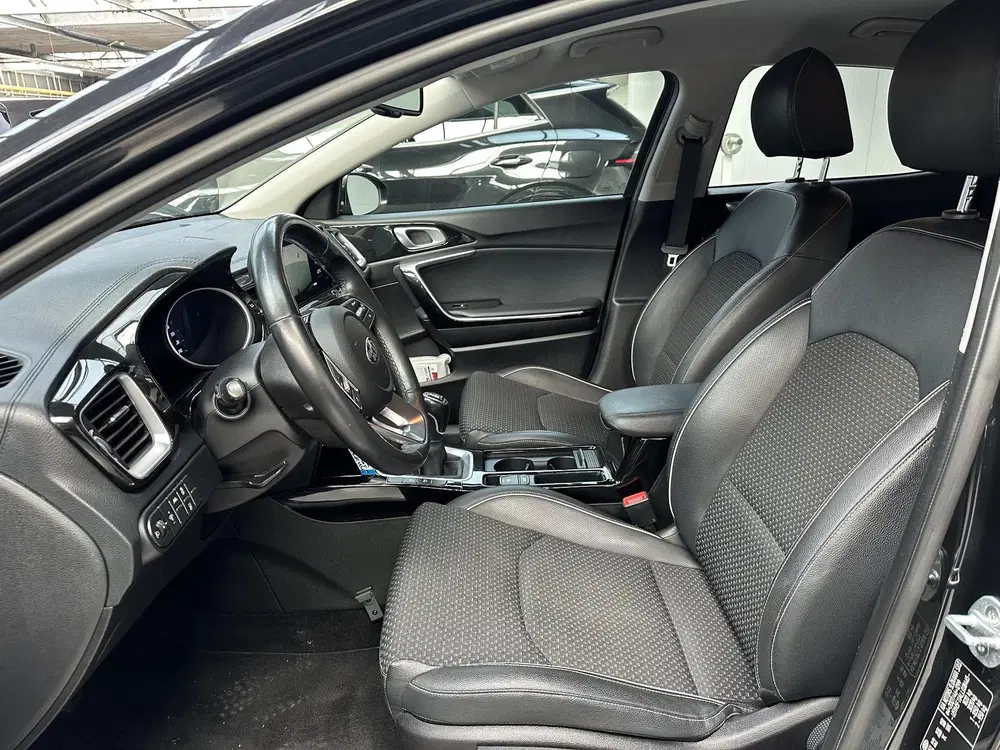 Kia XCeed 1.0 T-GDi DynamicLine uit 2020, foto 2