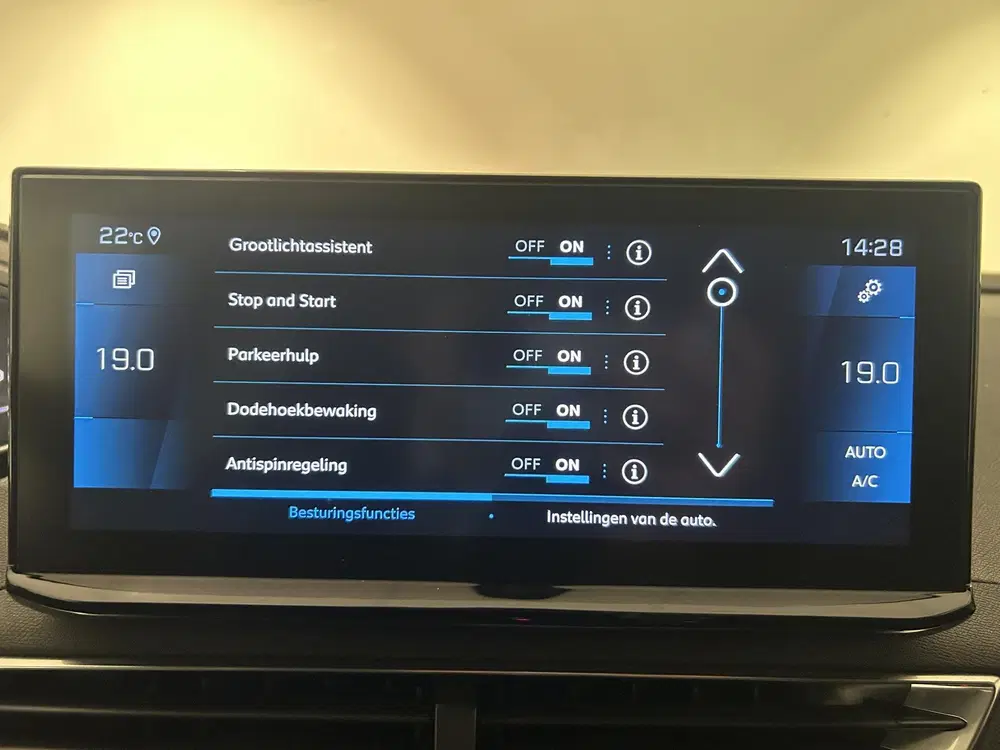 Peugeot 3008 1.6 PureTech GT uit 2021, foto 12