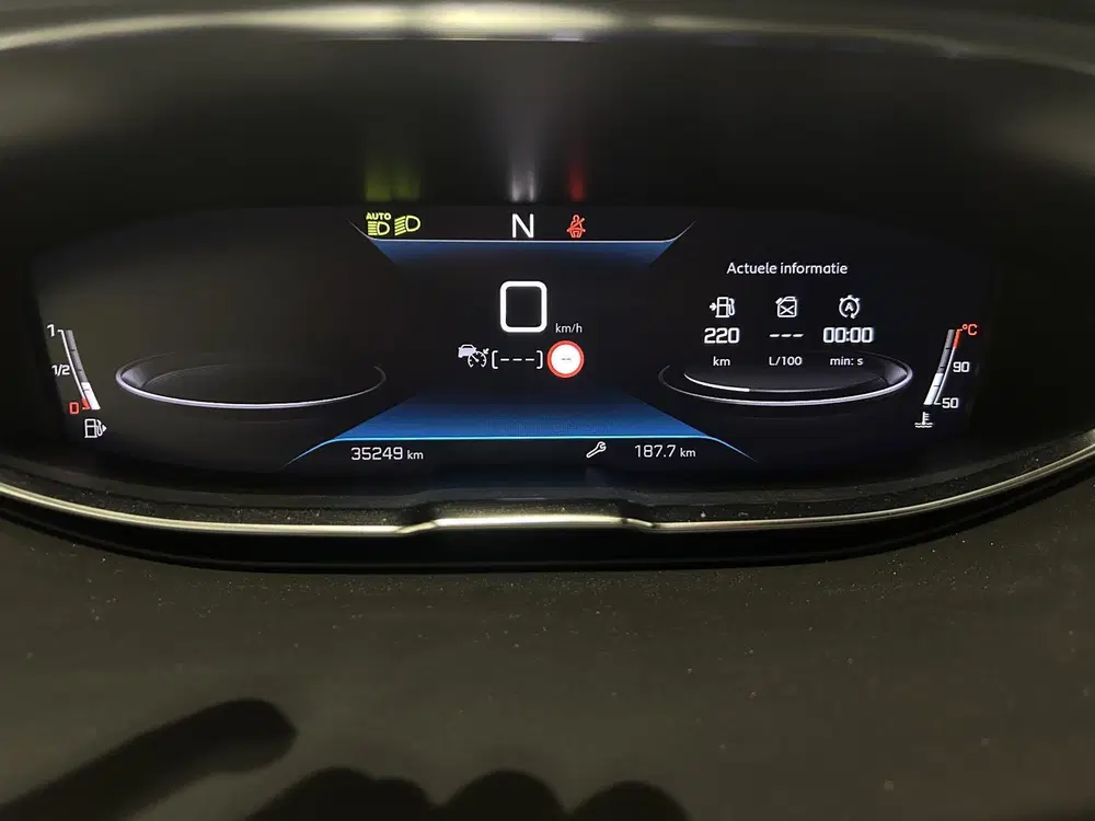 Peugeot 3008 1.6 PureTech GT uit 2021, foto 8