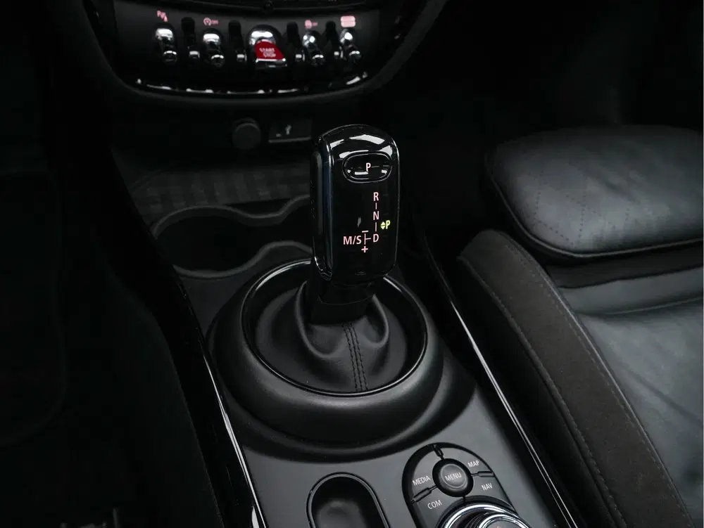 Mini Clubman 2.0 Cooper S ALL4 JCW-Styling Premier Plus uit 2021, foto 15