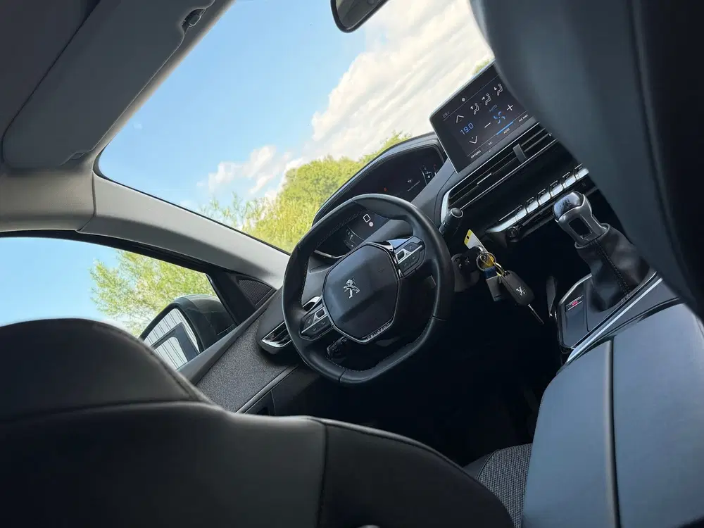 Peugeot 3008 1.2 PureTech Allure uit 2019, foto 3
