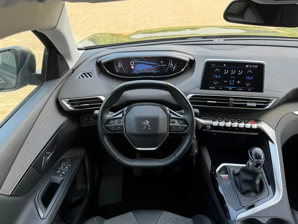 Peugeot 3008 1.2 PureTech Allure uit 2019, foto 7
