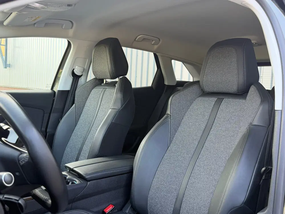 Peugeot 3008 1.2 PureTech Allure uit 2019, foto 8