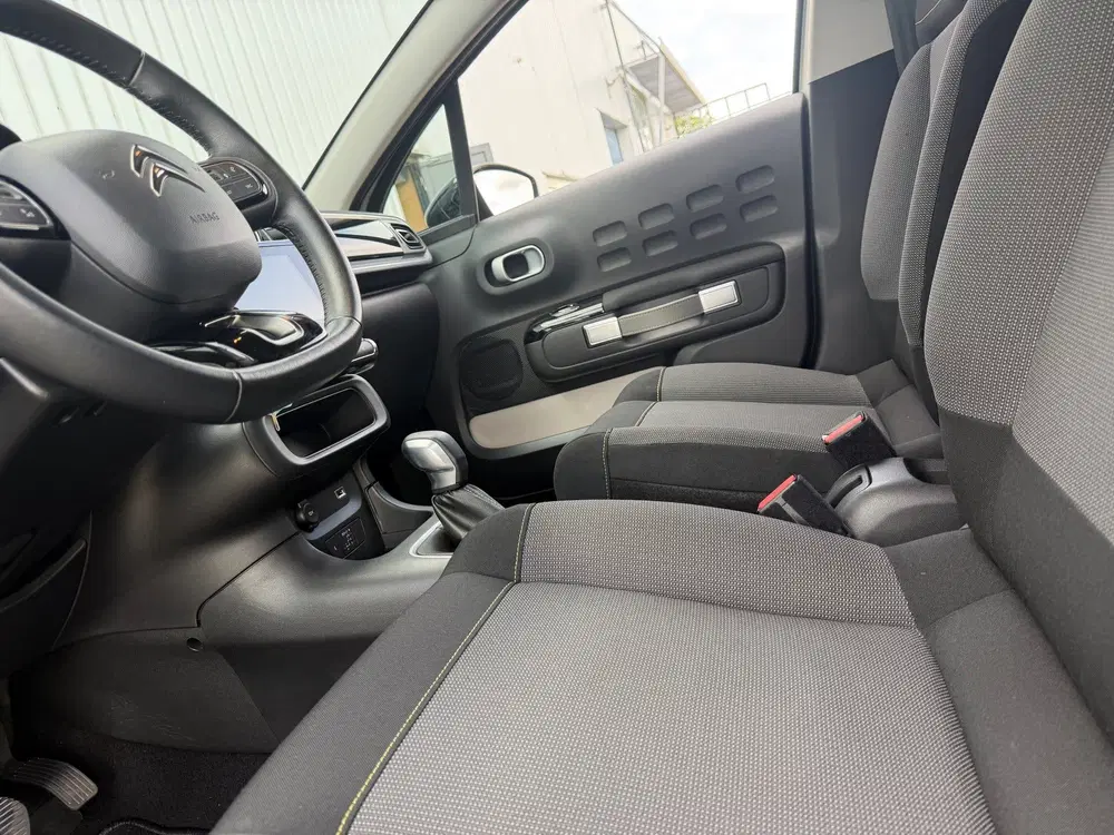 Citroën C3 Citroen C3 1.2 PureTech 110pk Shine Automa uit 2019, foto 13