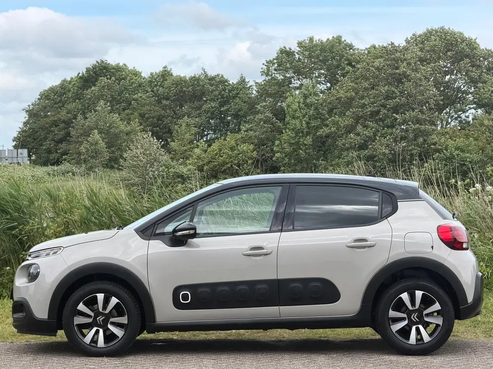 Citroën C3 Citroen C3 1.2 PureTech 110pk Shine Automa uit 2019, foto 14