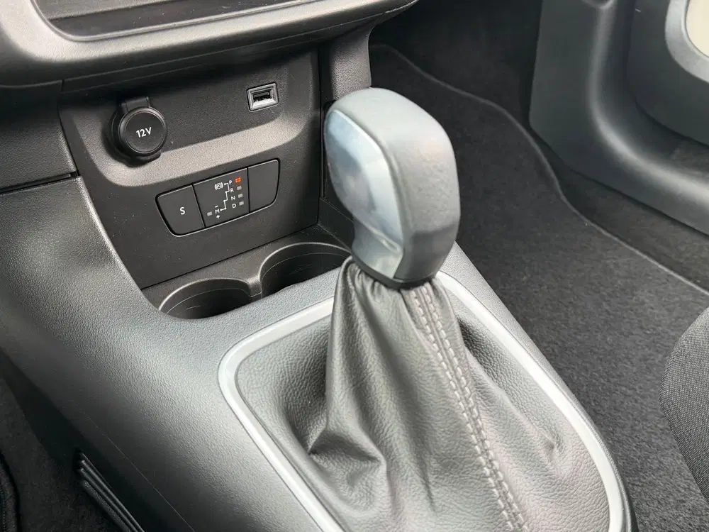 Citroën C3 Citroen C3 1.2 PureTech 110pk Shine Automa uit 2019, foto 5