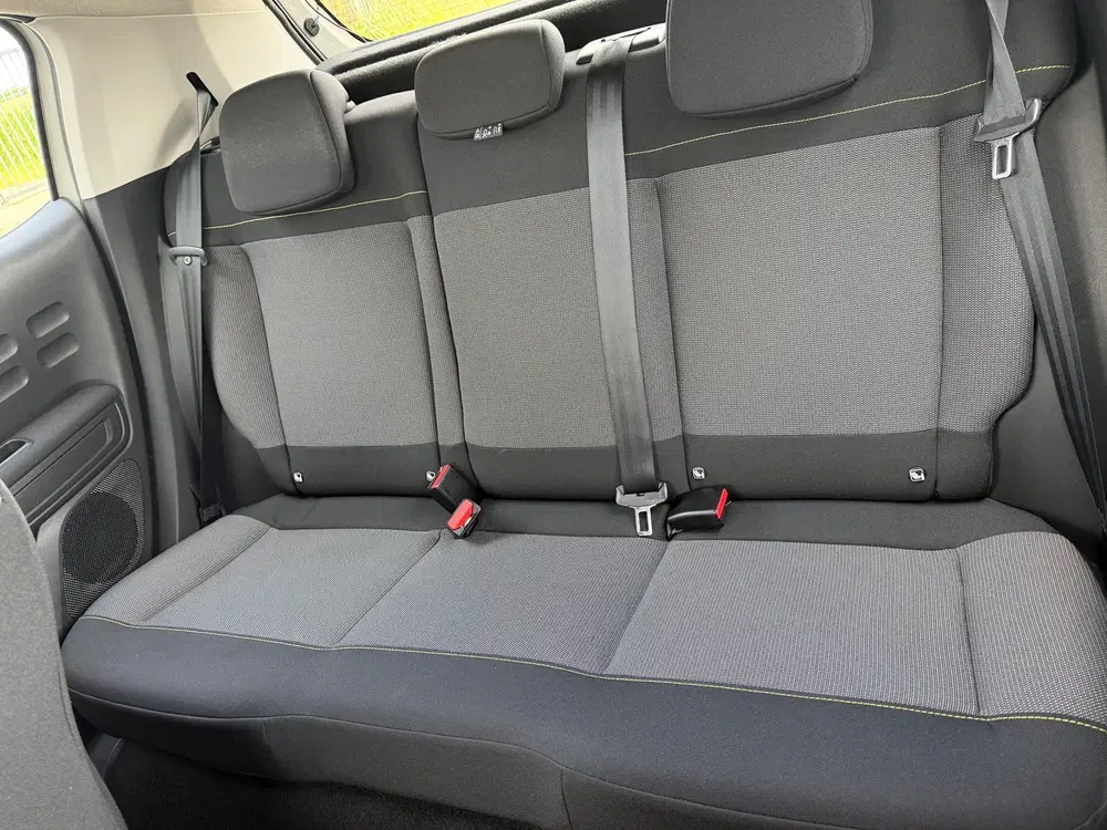Citroën C3 Citroen C3 1.2 PureTech 110pk Shine Automa uit 2019, foto 9