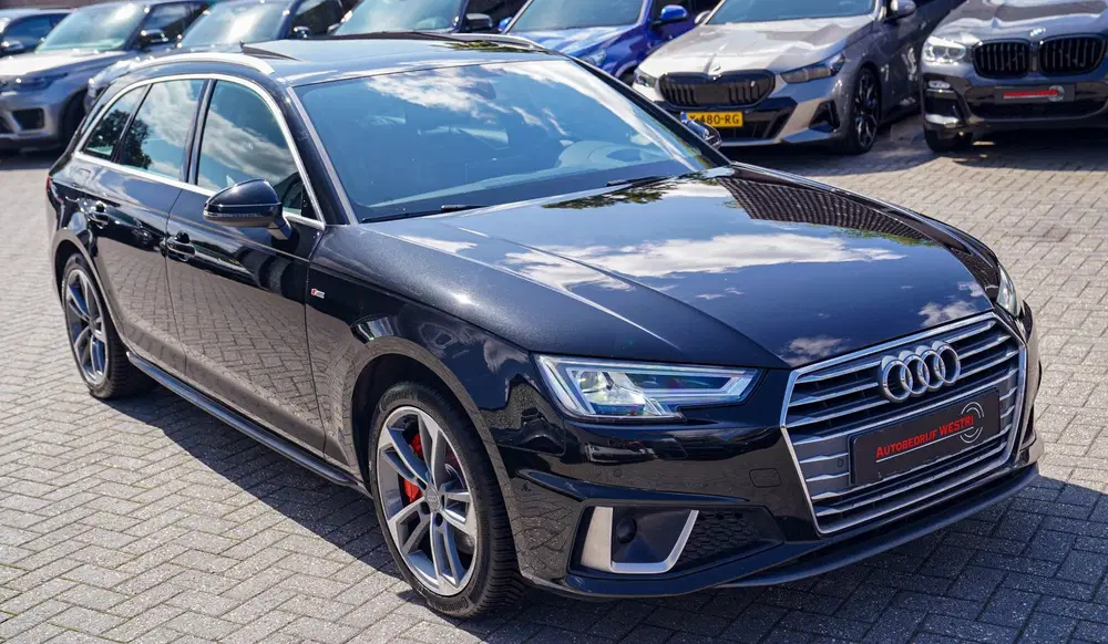 Audi A4 45 TFSI Sport S line black edition uit 2019, foto 12