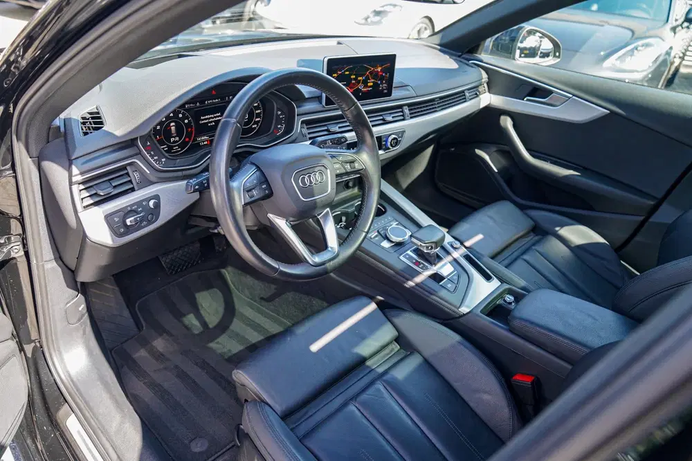 Audi A4 45 TFSI Sport S line black edition uit 2019, foto 3