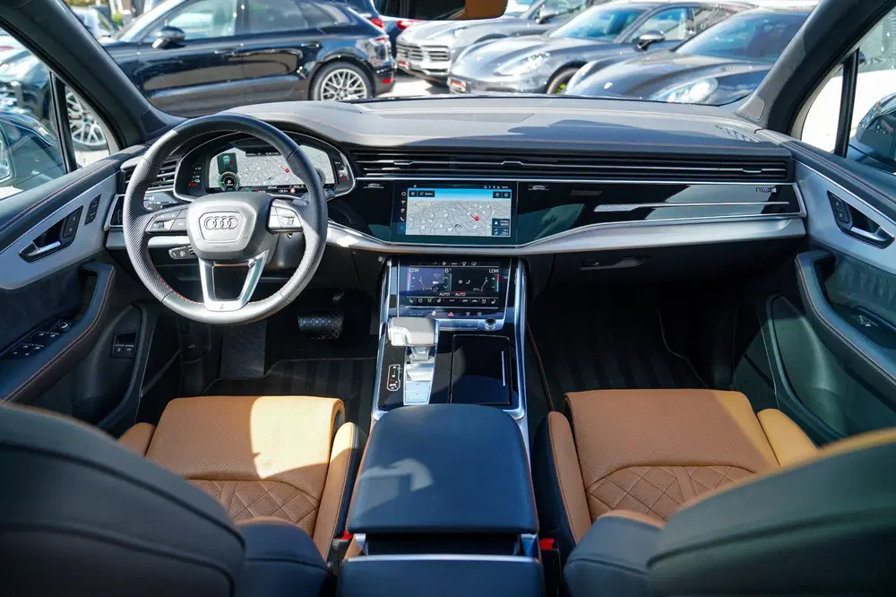 Audi Q7 55 TFSI e quattro Pro Line S uit 2024, foto 3