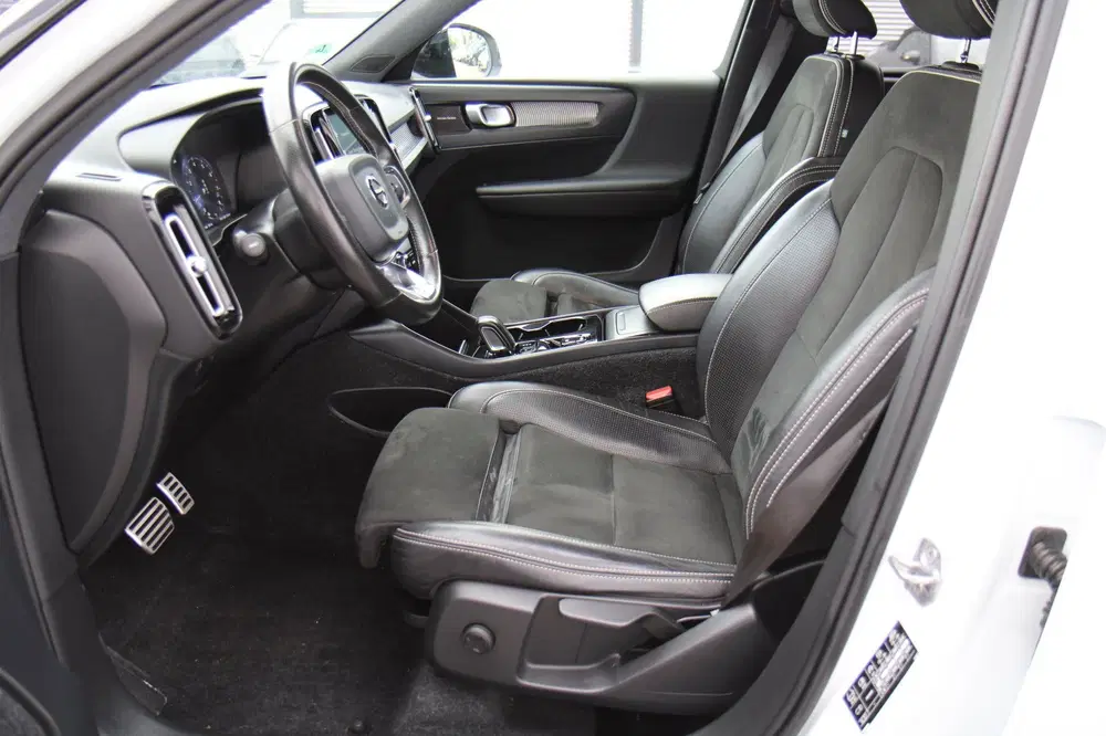 Volvo XC40 2.0 T4 AWD R-Design LED Navi Trekhaak H uit 2019, foto 7