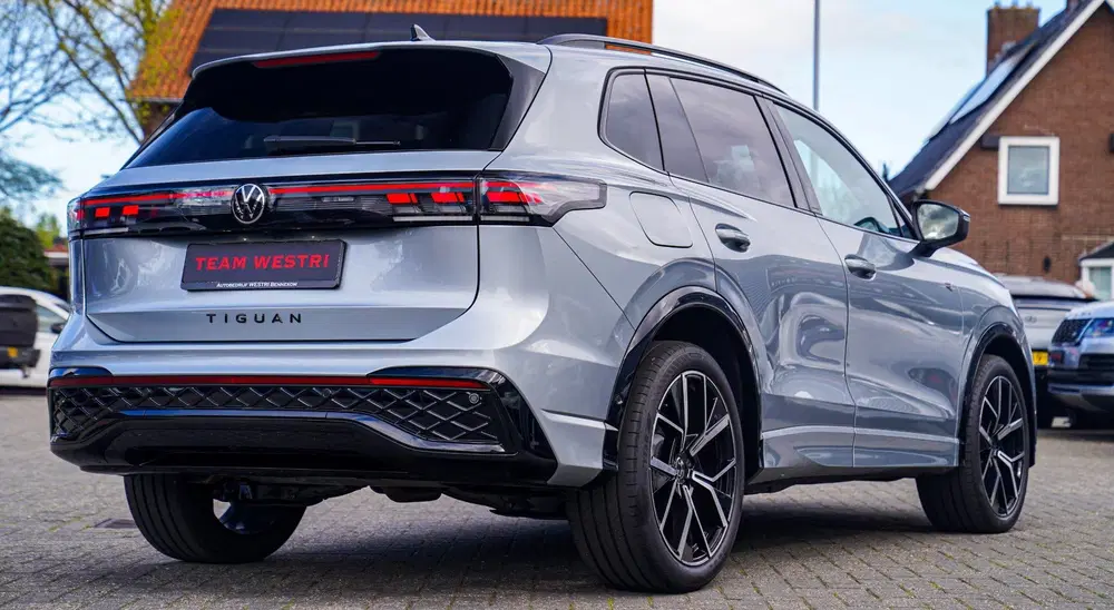 Volkswagen Tiguan 1.5 eTSI R-Line Edition uit 2025, foto 10