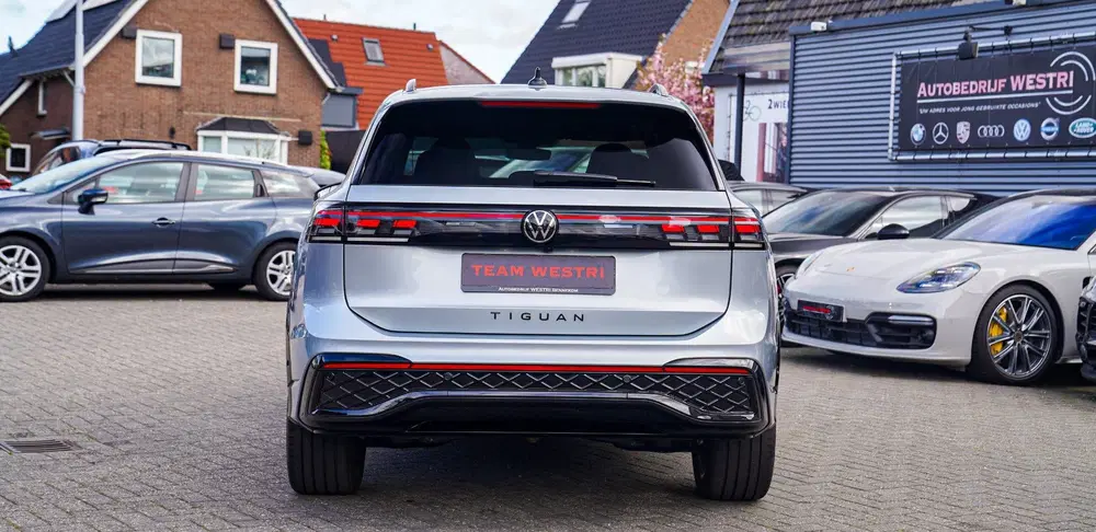 Volkswagen Tiguan 1.5 eTSI R-Line Edition uit 2025, foto 12