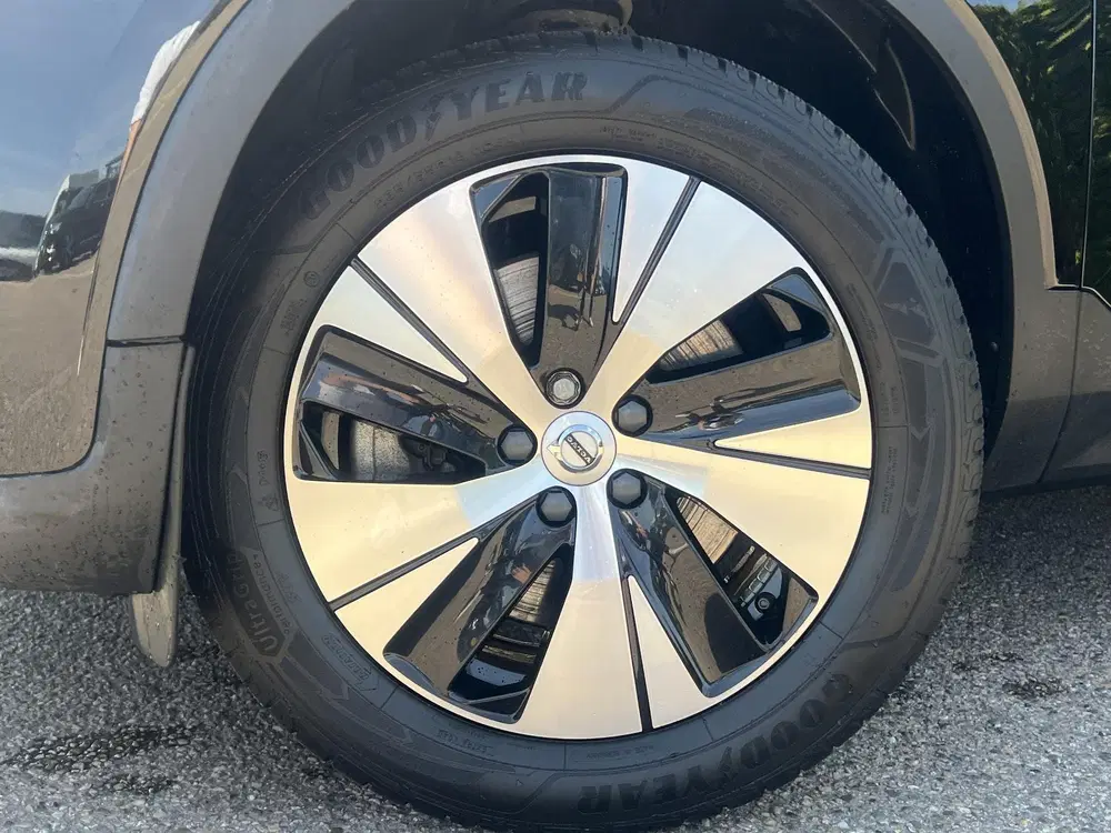Volvo XC40 T5 Hybrid Plus Dark uit 2023, foto 5