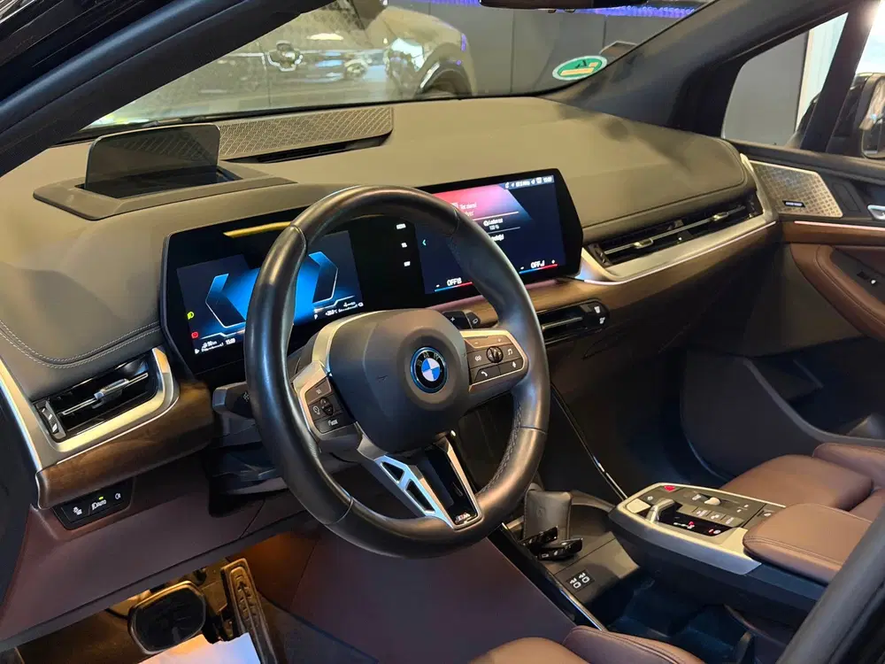 BMW 2-serie Active Tourer 230e xDrive M sport uit 2024, foto 10