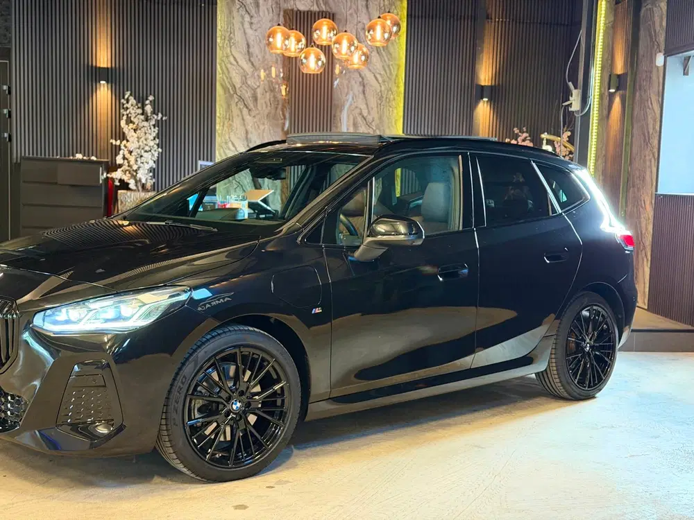 BMW 2-serie Active Tourer 230e xDrive M sport uit 2024, foto 6
