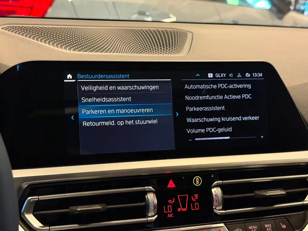 BMW 3-serie 330e M sport uit 2021, foto 15
