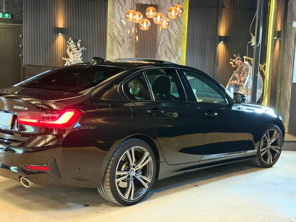 BMW 3-serie 330e M sport uit 2021, foto 7
