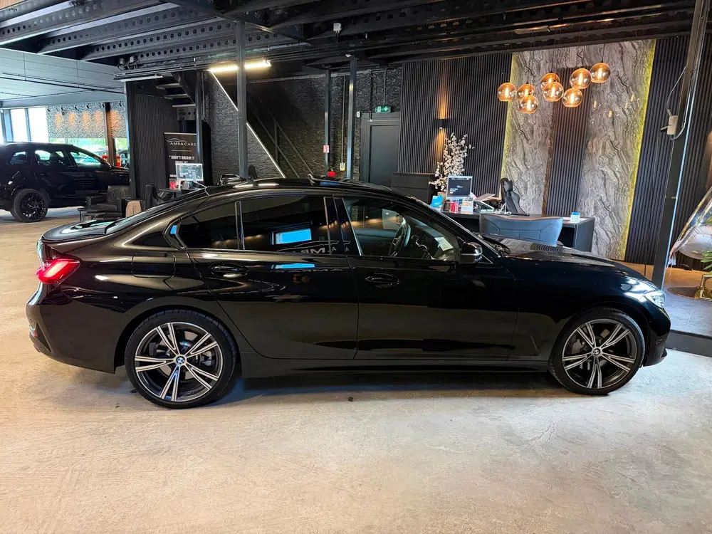 BMW 3-serie 330e M sport uit 2021, foto 8