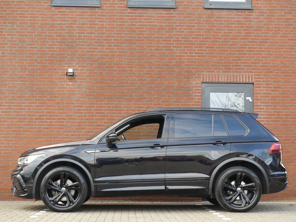 Volkswagen Tiguan 2.0 TSI 4Motion R-Line Black Edition uit 2022, foto 3