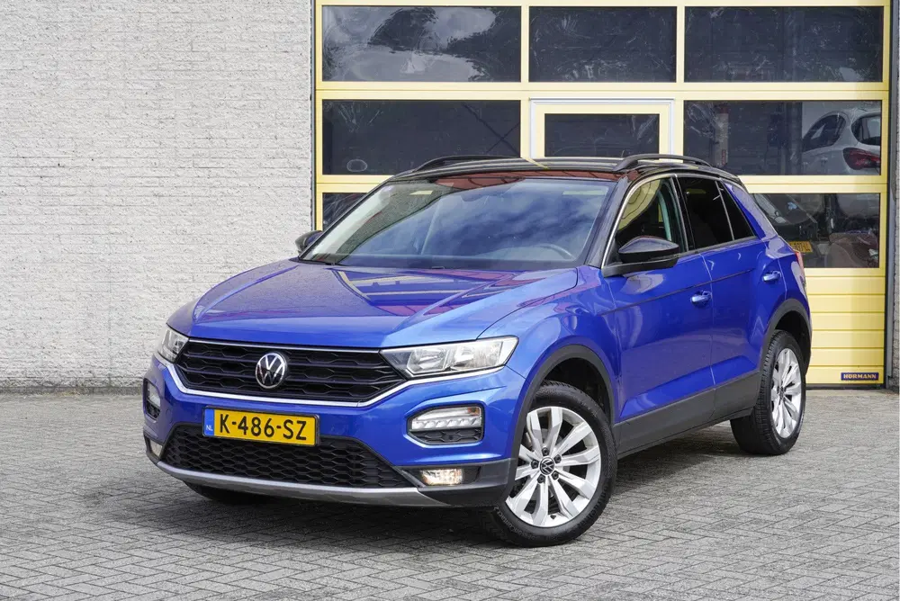 Volkswagen T-Roc 1.0 TSI Style BJ2021 Lmv 17" uit 2021