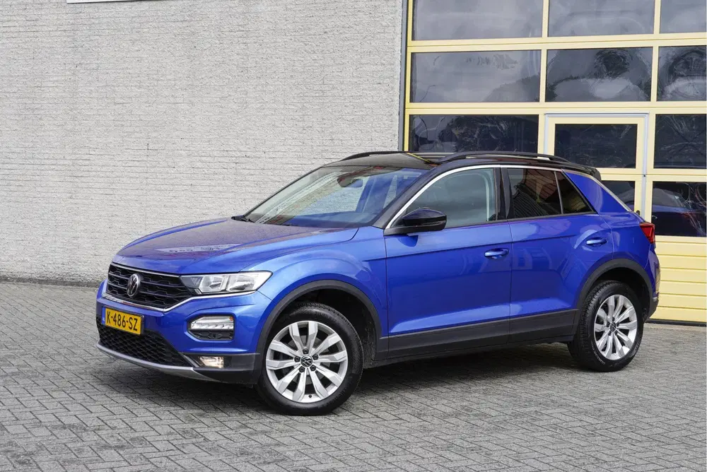 Volkswagen T-Roc 1.0 TSI Style BJ2021 Lmv 17" uit 2021, foto 2