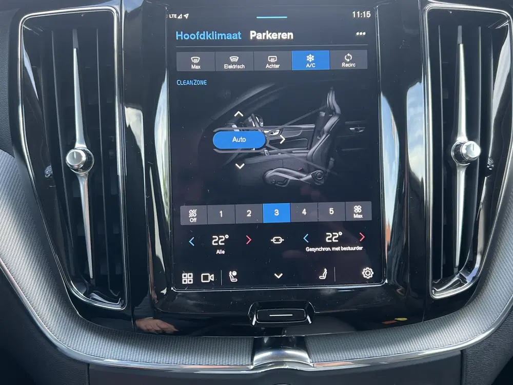 Volvo XC60 2.0 T8 455 PK AWD Plus Dark Trekhaak Harma uit 2024, foto 14