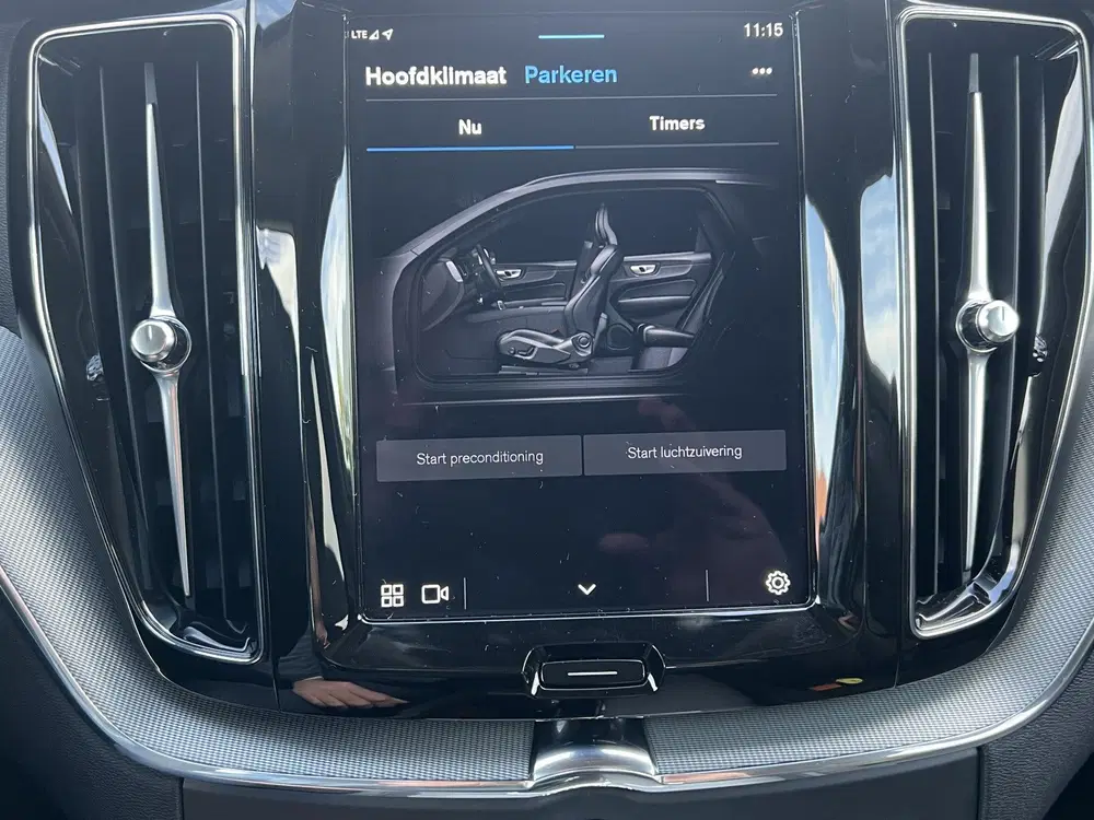 Volvo XC60 2.0 T8 455 PK AWD Plus Dark Trekhaak Harma uit 2024, foto 15