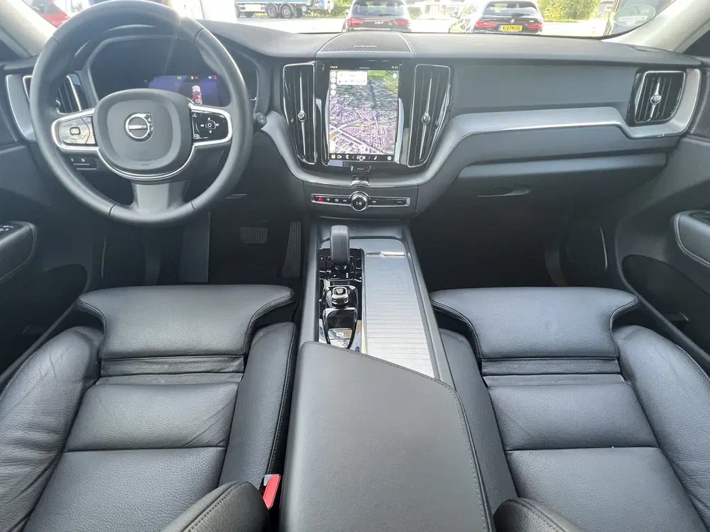 Volvo XC60 2.0 T8 455 PK AWD Plus Dark Trekhaak Harma uit 2024, foto 4