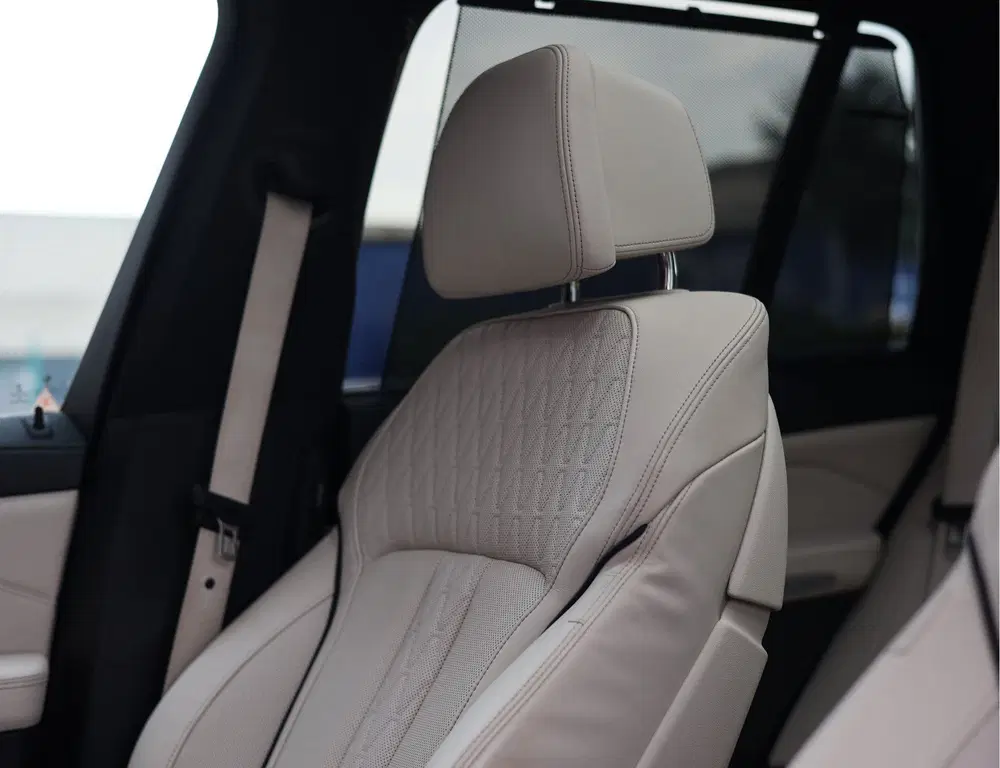 BMW X5 M50i uit 2020, foto 4