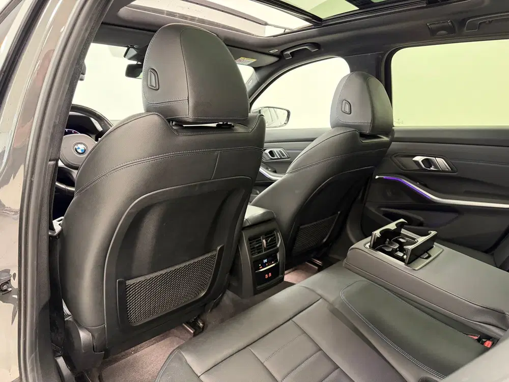 BMW 3-serie 3 Serie Touring 330e M-Sport Plus uit 2021, foto 12