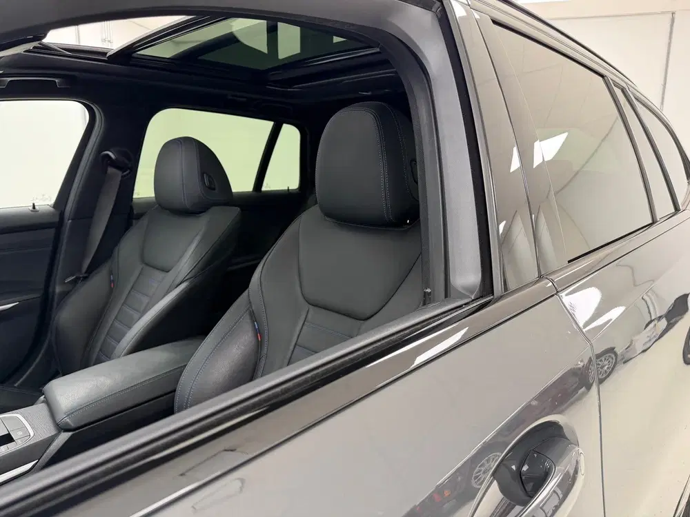 BMW 3-serie 3 Serie Touring 330e M-Sport Plus uit 2021, foto 6