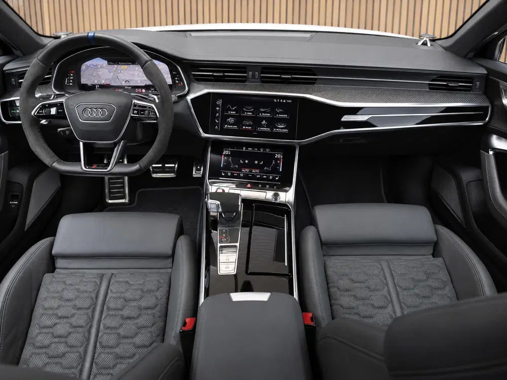 Audi A6 RS 6 TFSI quattro uit 2020, foto 13