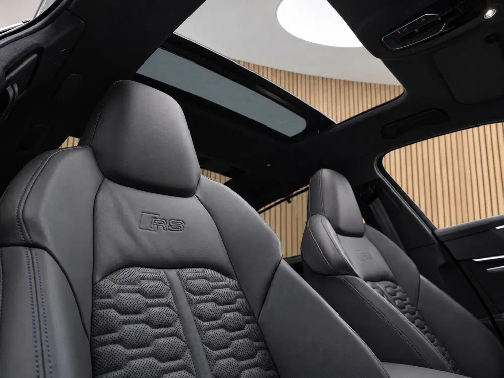Audi A6 RS 6 TFSI quattro uit 2020, foto 5