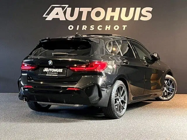 BMW 1-serie 118i High Executive Edition M Pano uit 2020, foto 2