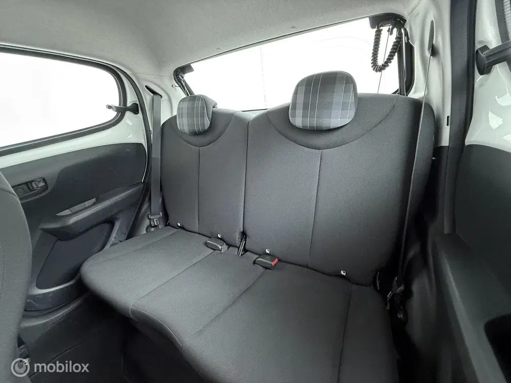 Peugeot 108 1.0 e-VTi Active uit 2020, foto 9