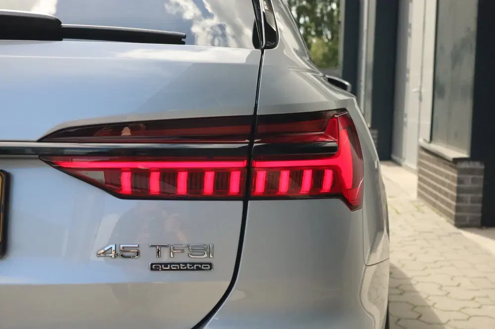 Audi A6 45 TFSI quattro Sport Adaptief Keyless Pan uit 2019, foto 13
