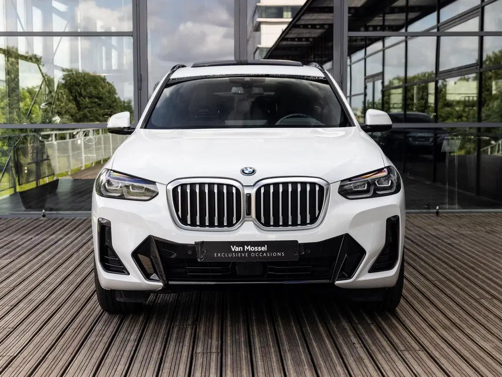BMW X3 xDrive30e High Executive uit 2023, foto 2