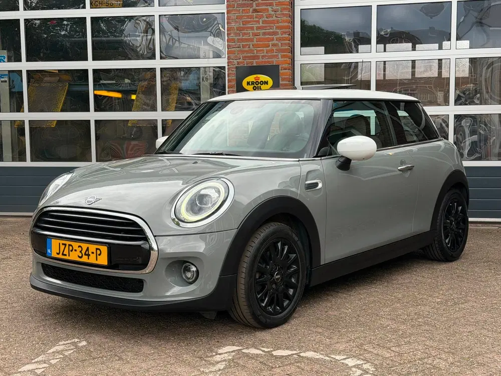 Mini Cooper 1.5 Cooper Chili uit 2020, foto 2