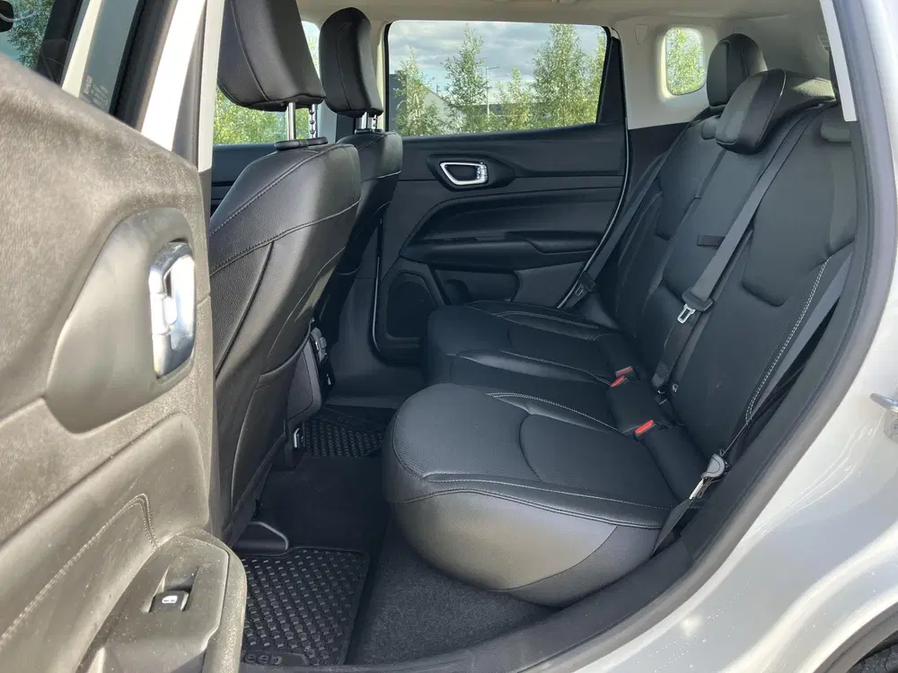 Jeep Compass S 4xe 240 4x4 Plug-In Hybride uit 2024, foto 10
