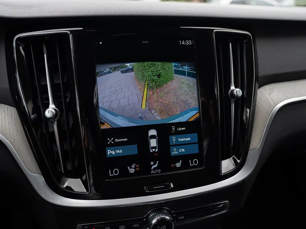 Volvo S60 2.0 Recharge T6 AWD Core uit 2022, foto 4