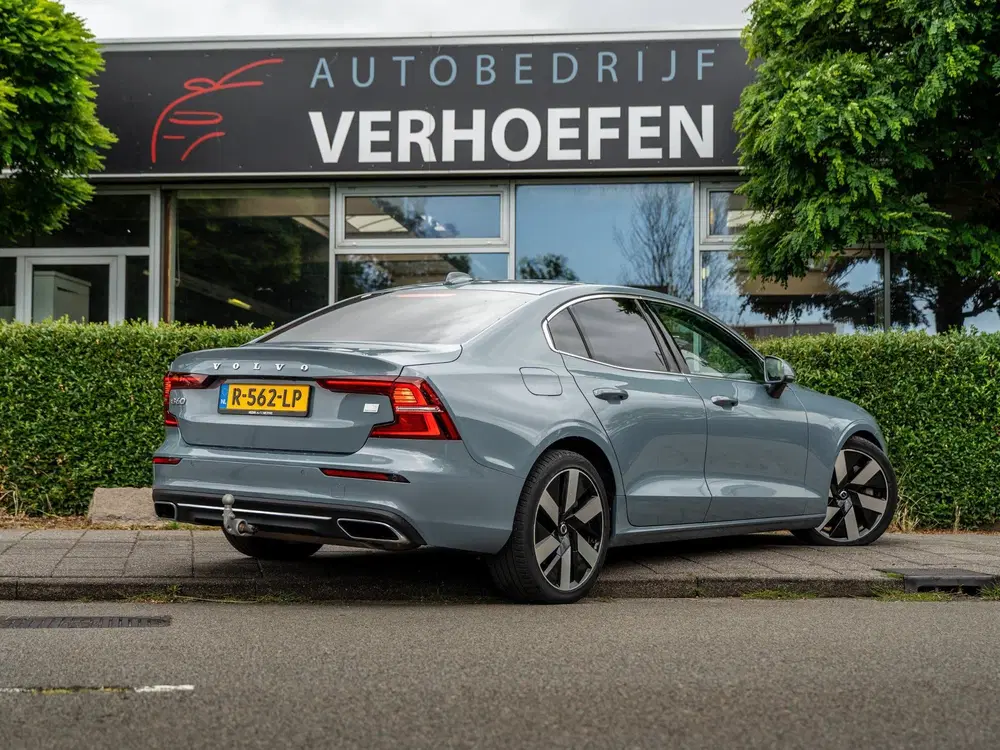 Volvo S60 2.0 Recharge T6 AWD Core uit 2022, foto 8