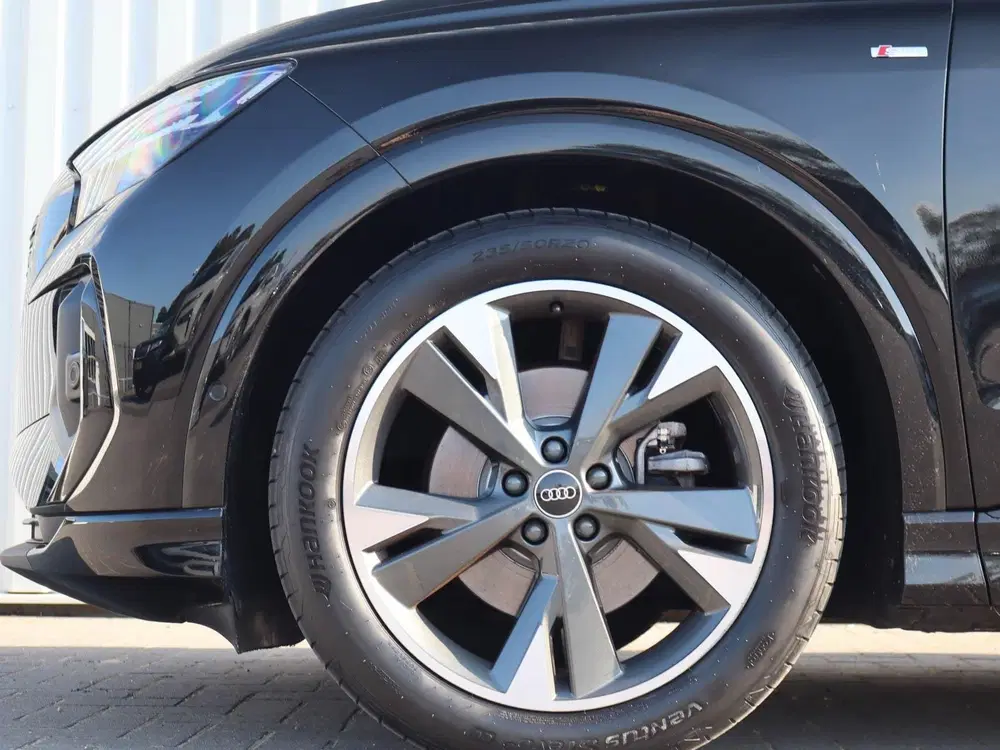 Audi Q4 e-tron 35 170pk S edition 55 kWh uit 2022, foto 14